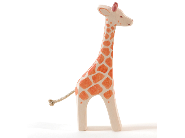 Giraffe groß stehend