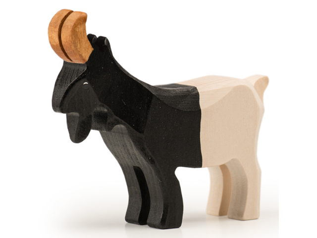 Walliserziegenbock stehend